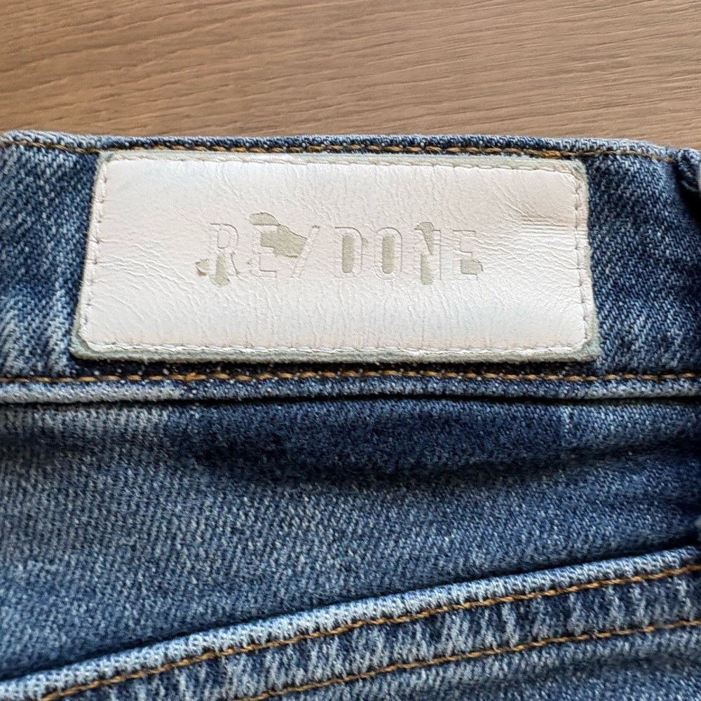 Re/Done Distressed Straight Leg Jean in Medium Wash- size 28 - Picture 4 of 9